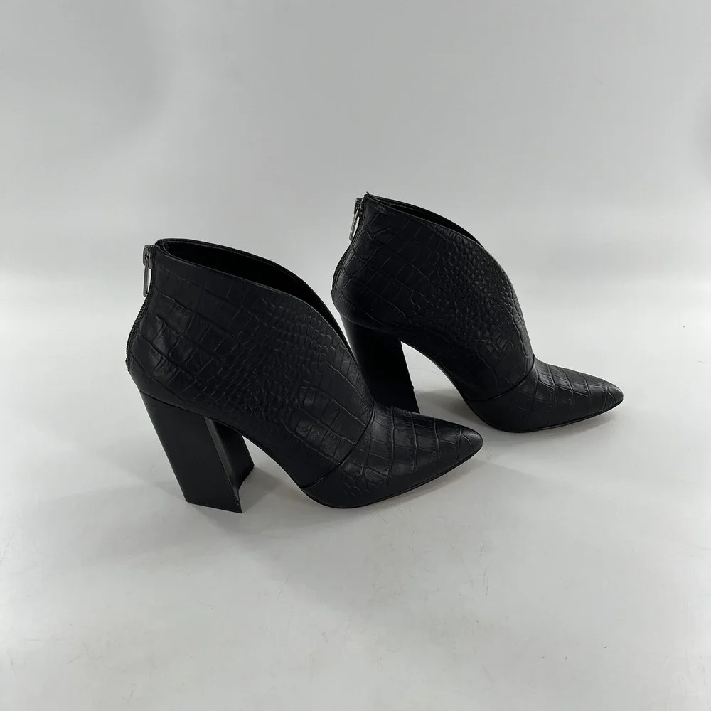 Vince Camuto Exotic Bootie‎ Womens 7.5M Black Chunky Croc Boot Steevera Back Zip